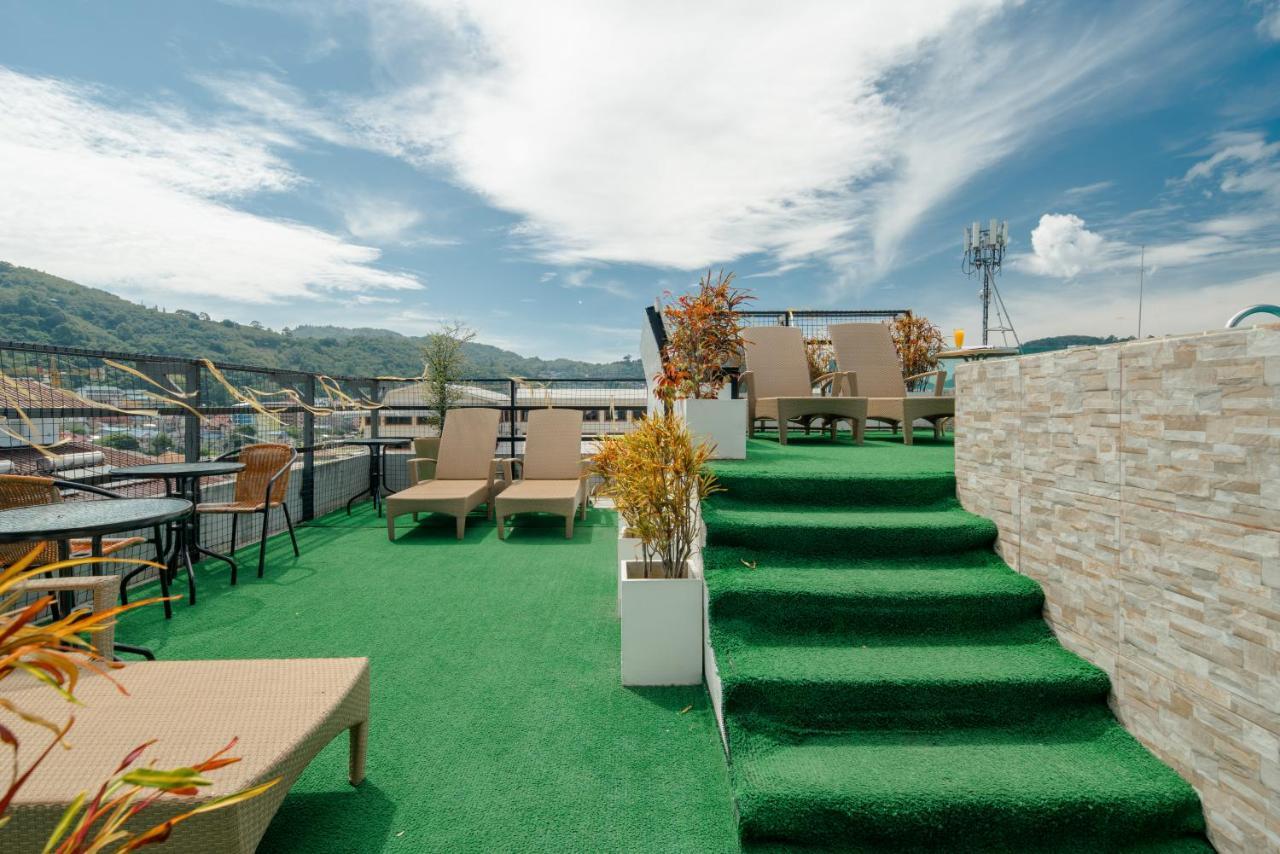 Patong Buri Resort Exterior foto